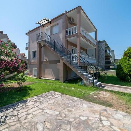 Side By Side Apartamento Nea Iraklitsa Exterior foto