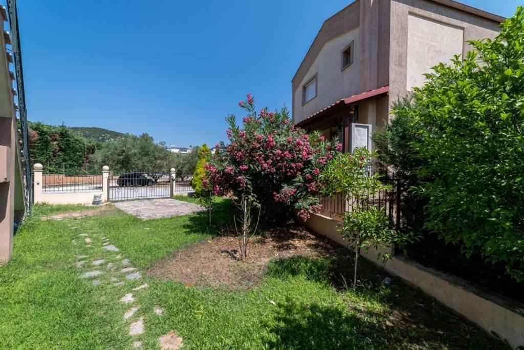 Side By Side Apartamento Nea Iraklitsa Exterior foto
