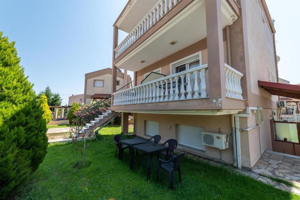 Side By Side Apartamento Nea Iraklitsa Exterior foto